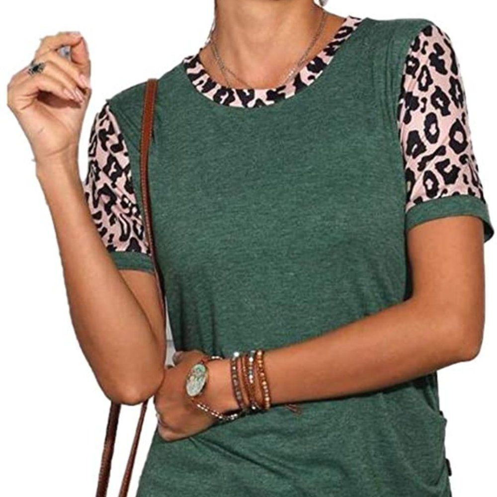 Women's Short Sleeve T-Shirt Emerald Leopard Print Sleeves Size Medium
